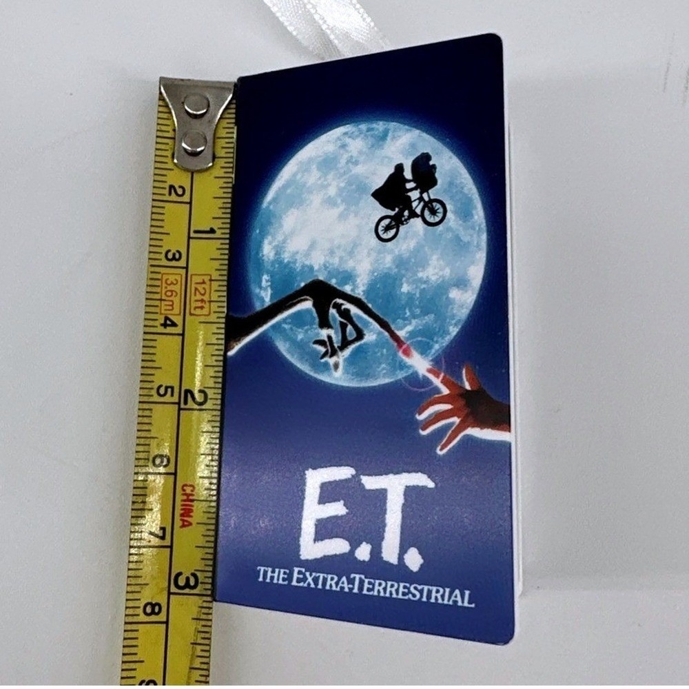 ET The Extra Terrestrial VHS Ornament‎ Movie Memorabilia Collectible - Picture 6 of 7